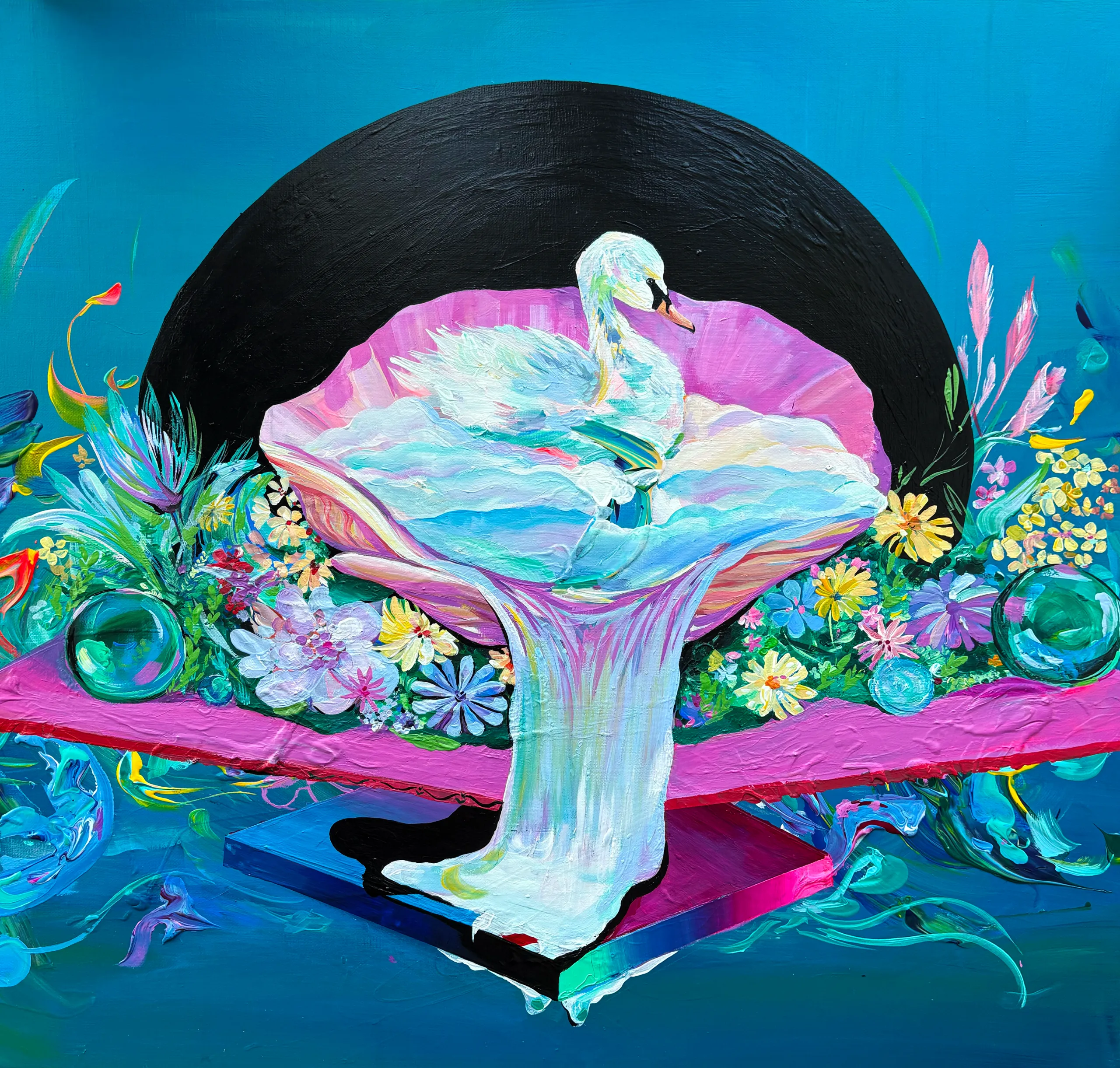 한미영, 〈순백의신화〉, 캔버스에 아크릴, 60.6x60.6cm — 조개 모양 그릇에 앉은 백조를 검은 원과 꽃무리가 둘러싼 화면