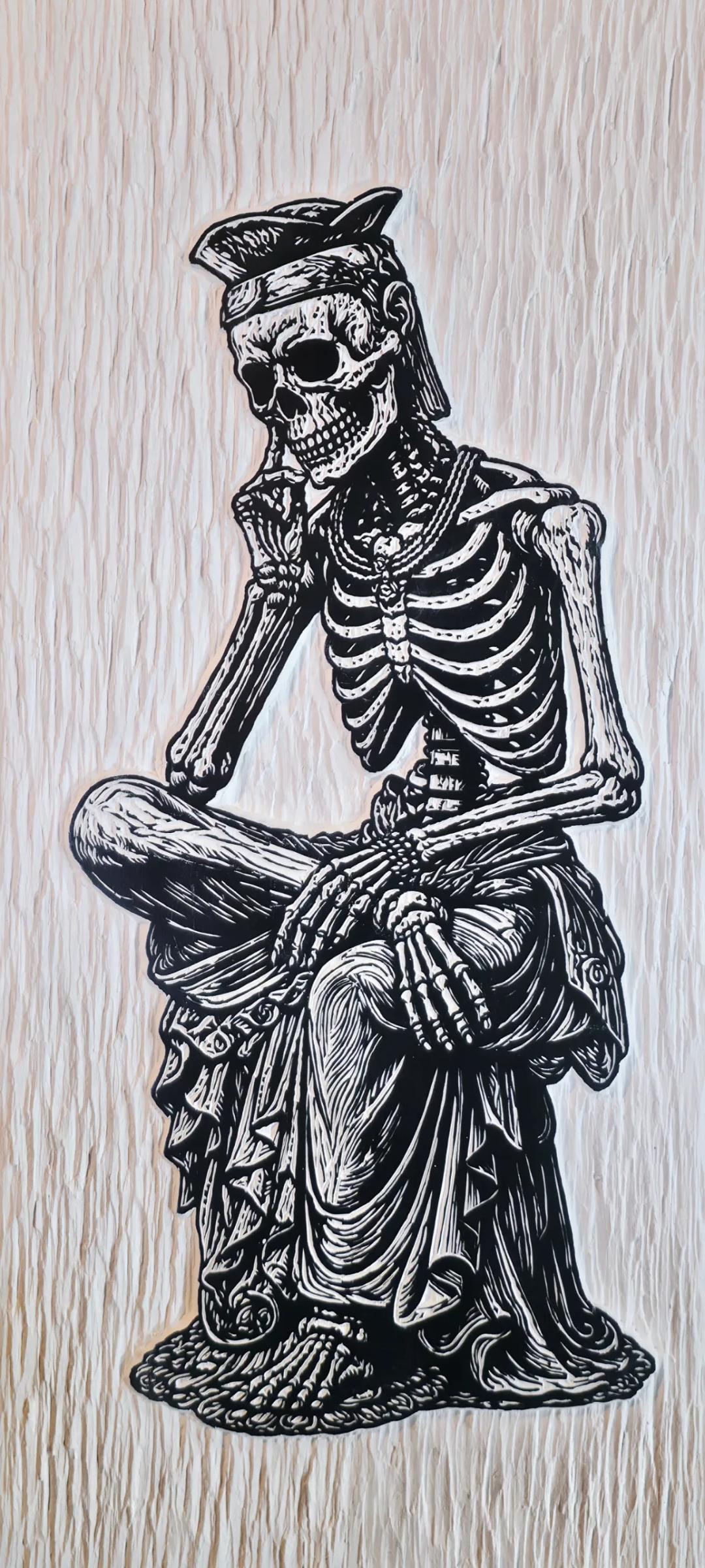 정찬민, 〈무제〉, Woodcut, 29x63x3cm — 백골이 된 반가의 자세로 앉은 인물을 새긴 목판