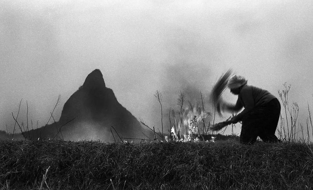 Jung Youngshin, 1988 Midway Up Maisan, 2026, pigment ink print, 80×49 cm