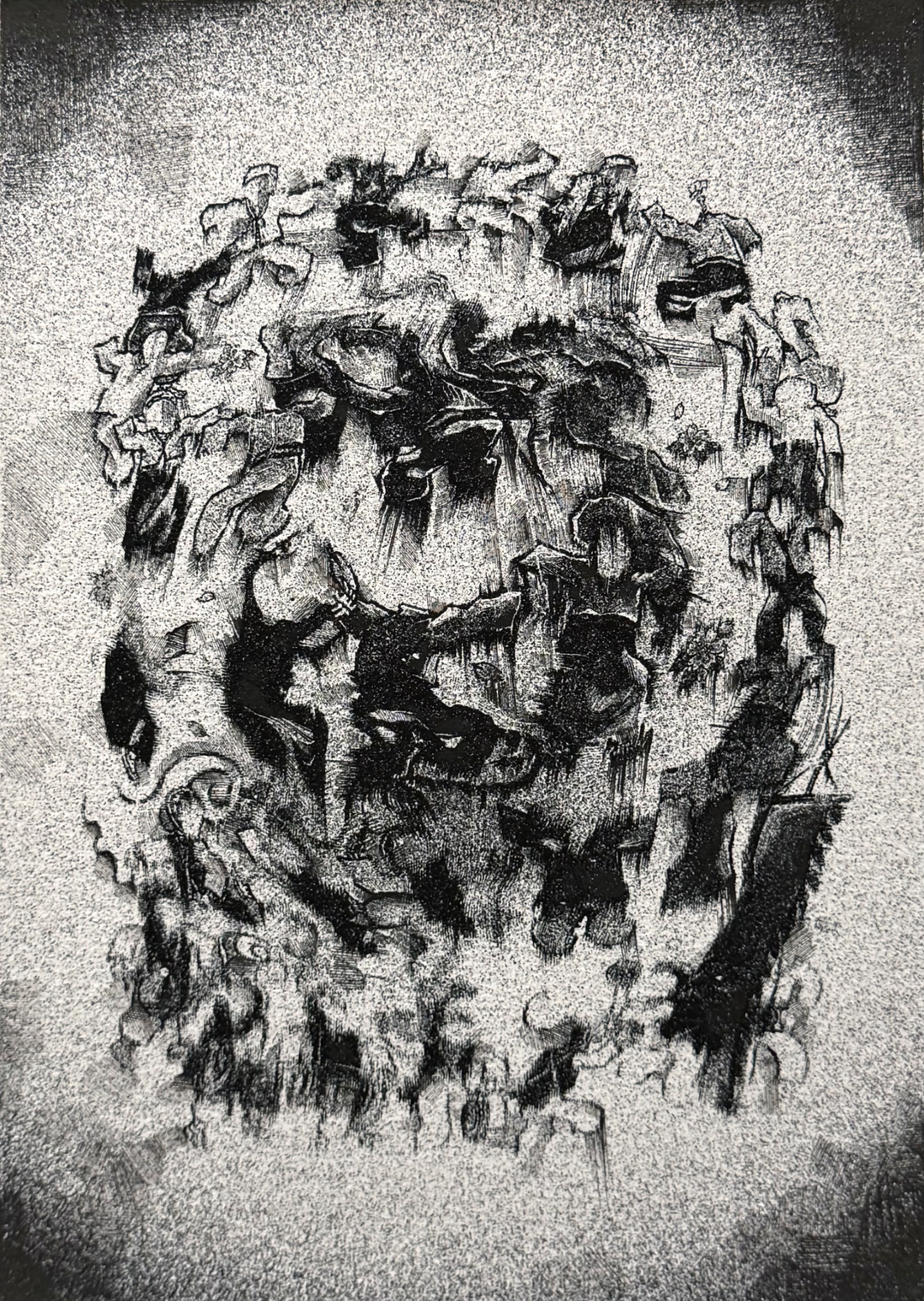 성희원, 〈殘存〉, mixed media on printmaking paper, 19.7x42cm — 거친 점묘 바탕 위에 여러 인물의 형상이 겹쳐 하나의 얼굴처럼 떠오르는 흑백 화면